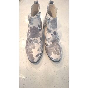 Womens Cream & Gray Floral Leather Booties Sz 9 Boho Cottagecore Sbicca Vintage